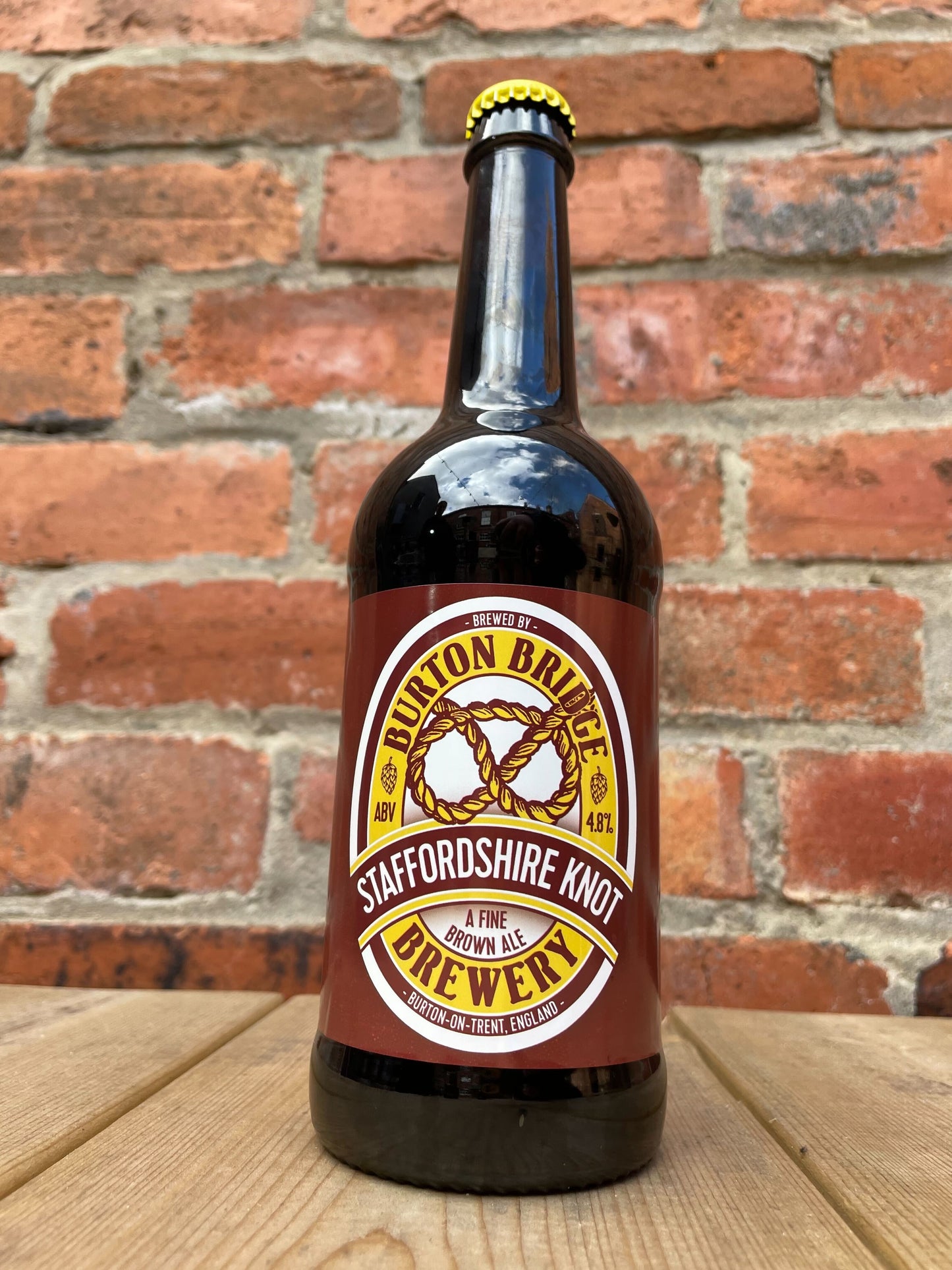 Staffordshire Knot 4.8% 500ml Bottle
