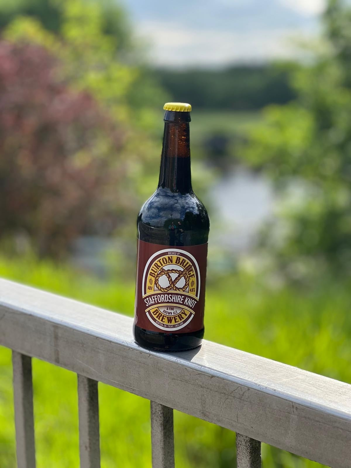 Staffordshire Knot 4.8% 500ml Bottle